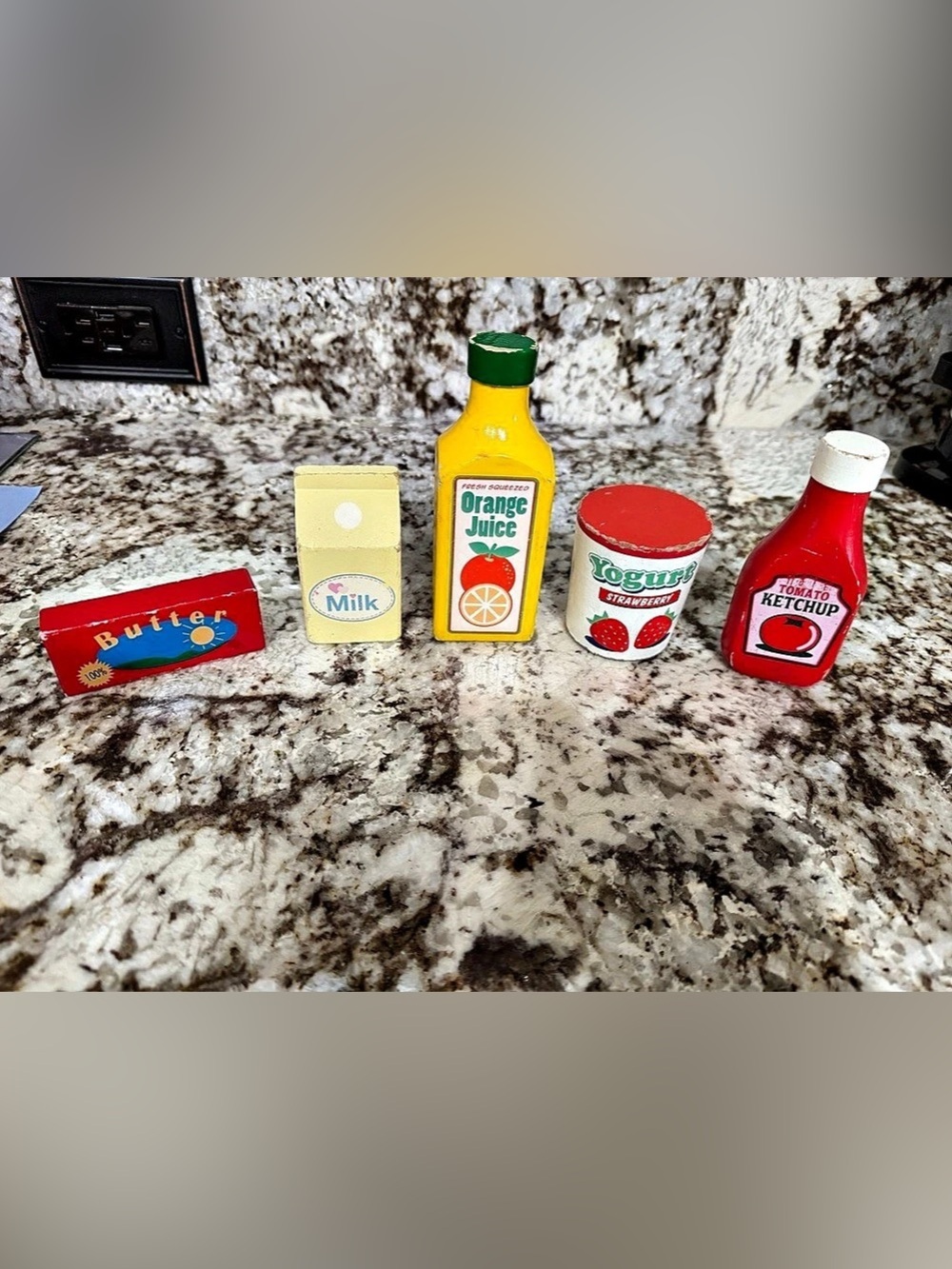 Melissa & Doug Wooden Fridge Food Play Set & Condiments Assortment Red & Yellow
